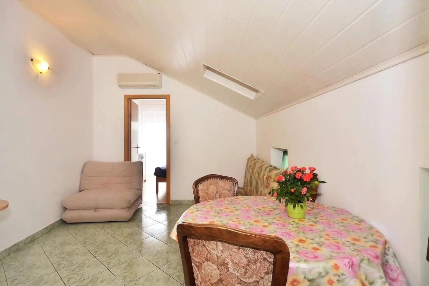 Toma Apartment