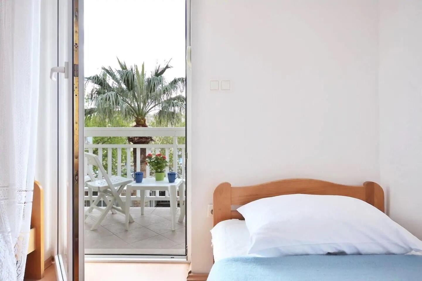 Apartment Toma Omis